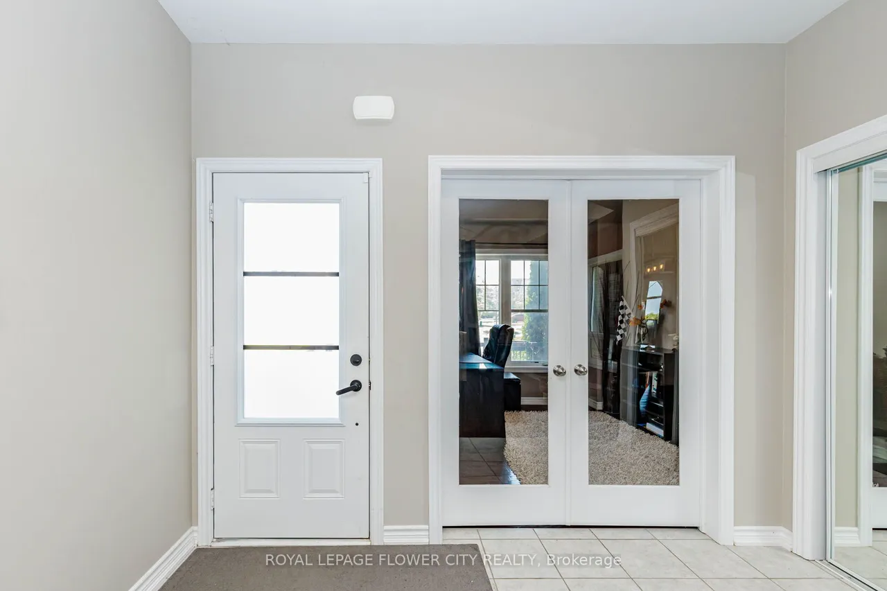 944 O'reilly Crescent — photo 3