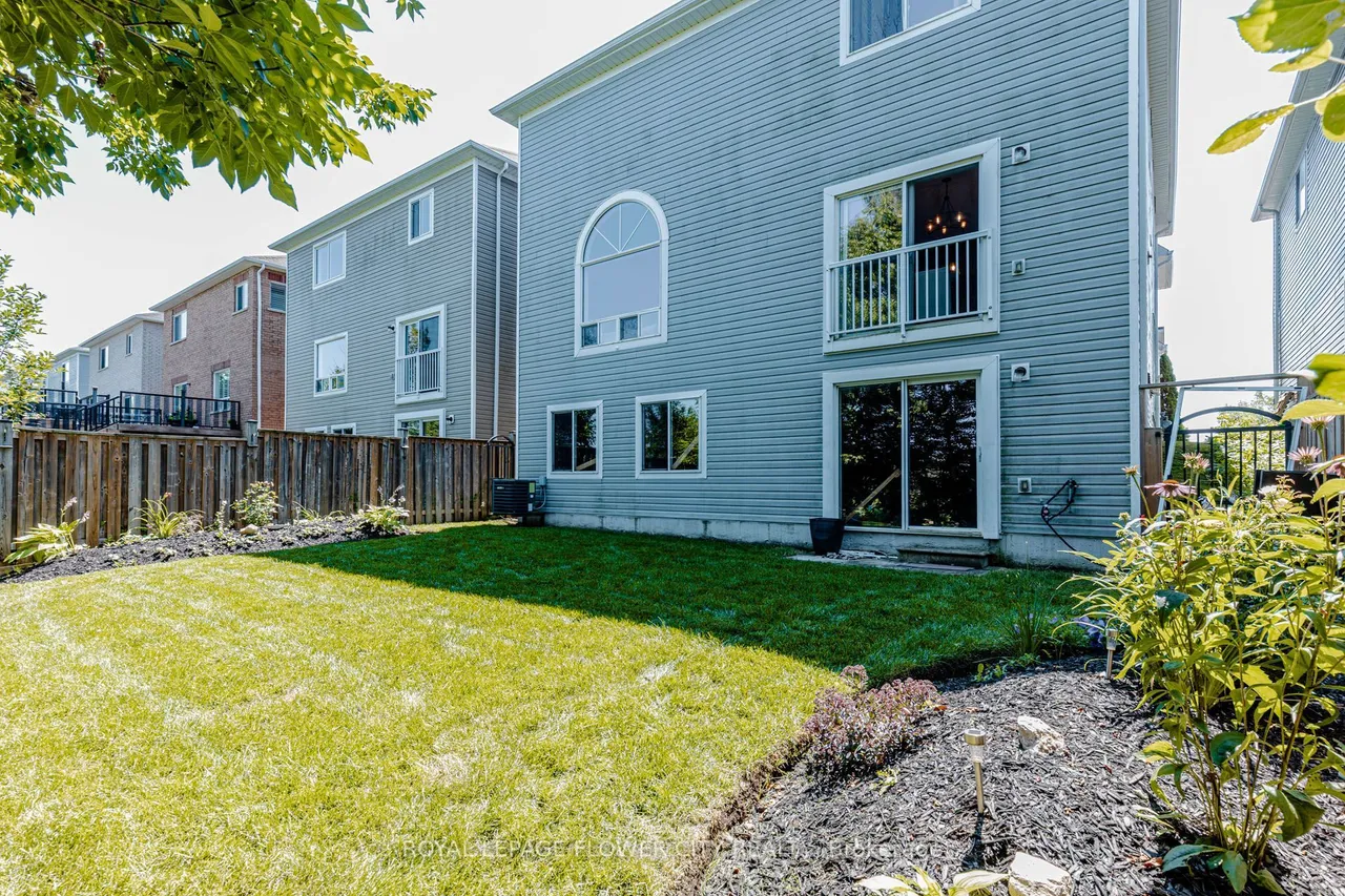 944 O'reilly Crescent — photo 36