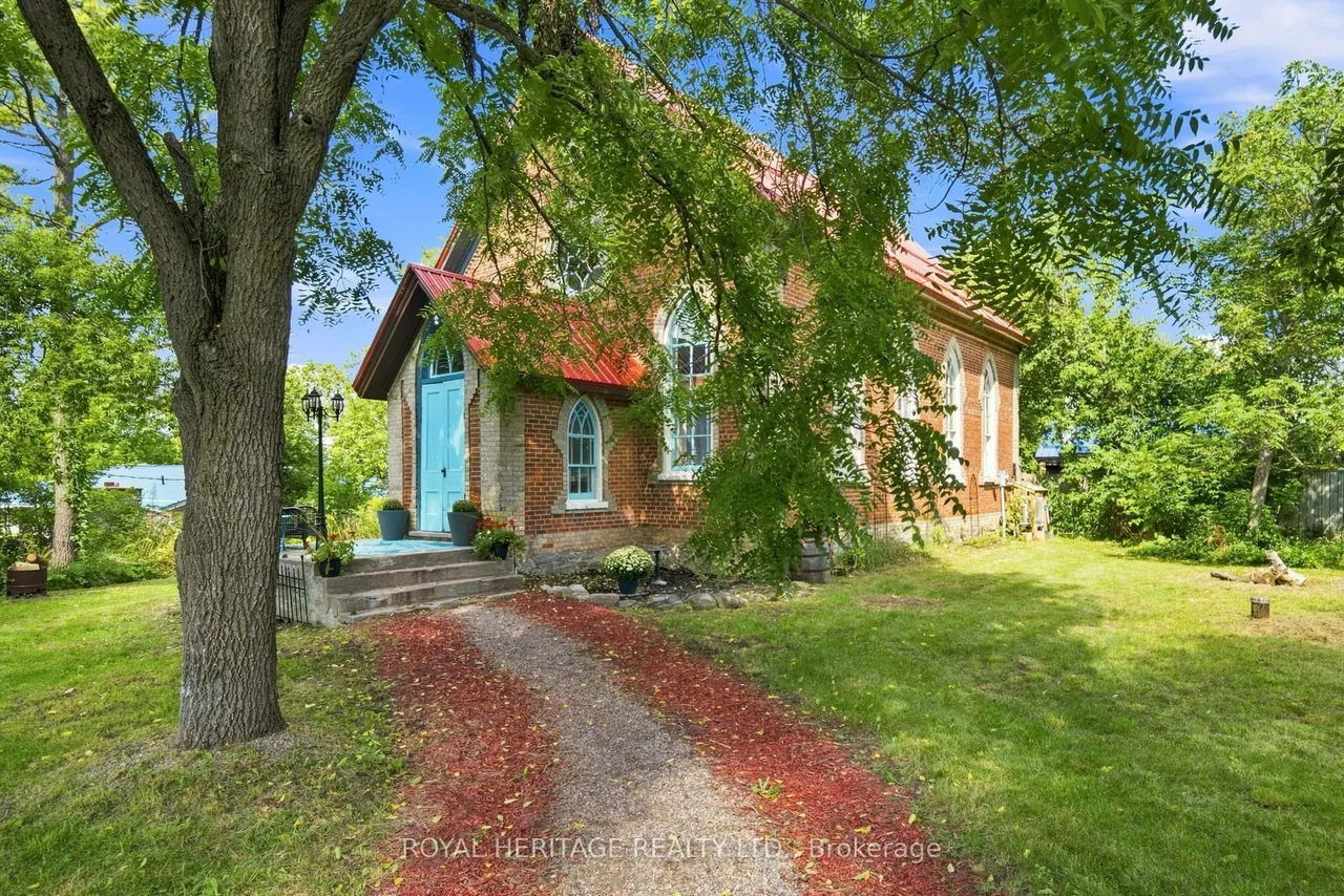 13 Richmond Street E — photo 3