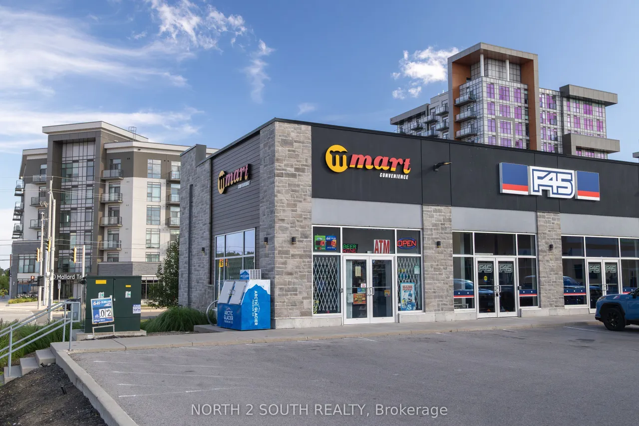 477 Dundas Street E