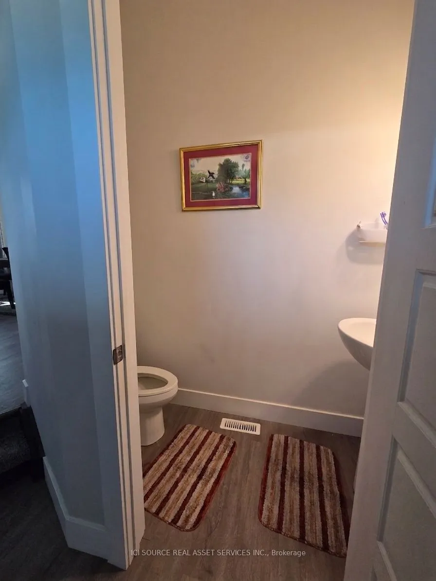 20 Helen Court — photo 3