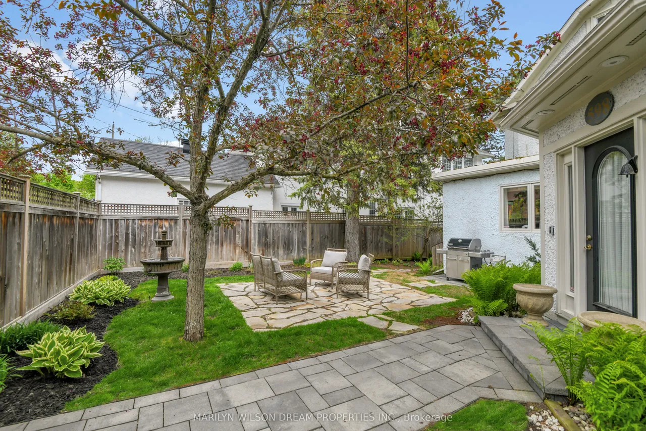598 Queen Elizabeth Drive — photo 3