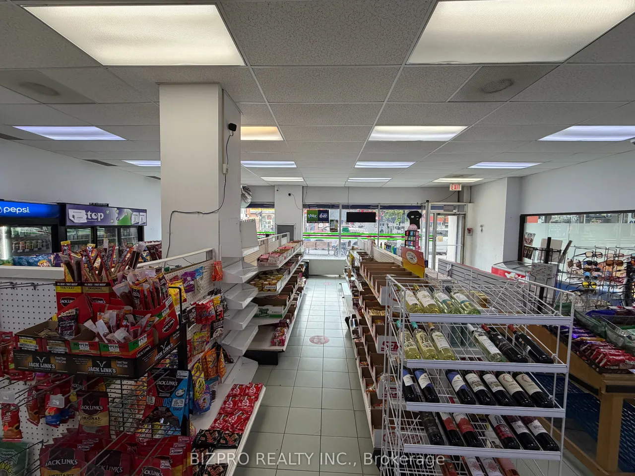 140 King Street E — photo 3