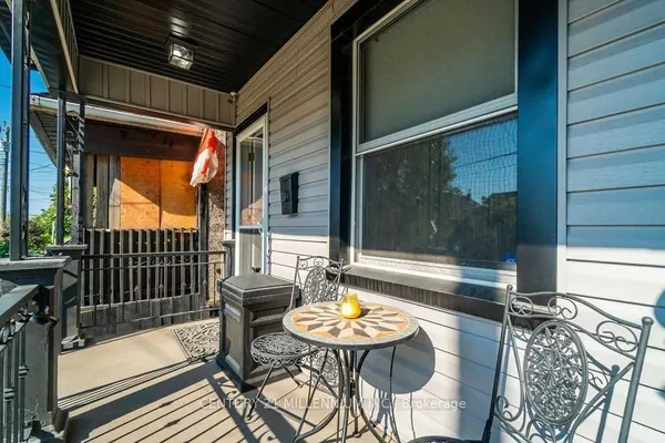 20 Dickson Avenue — photo 2