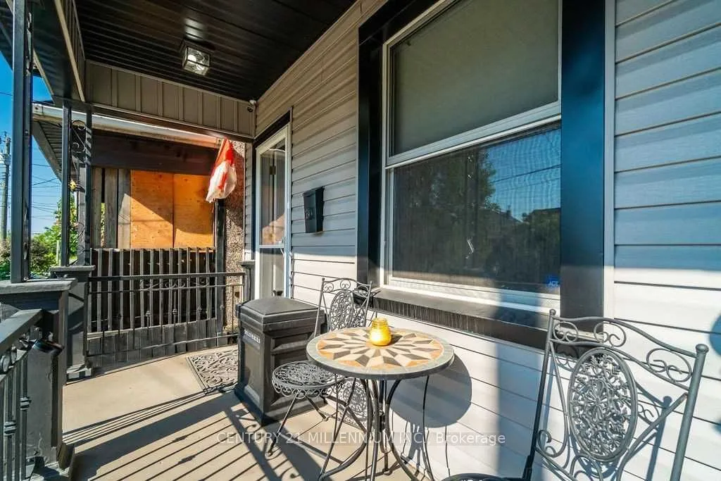 20 Dickson Avenue — photo 2