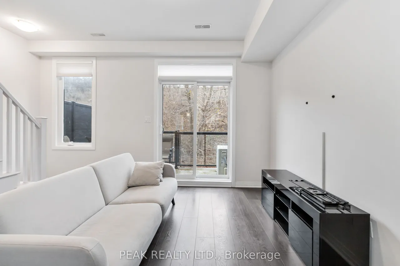 2 Willow Street — photo 2