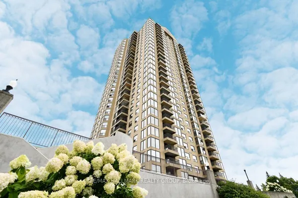 545 St Laurent Boulevard