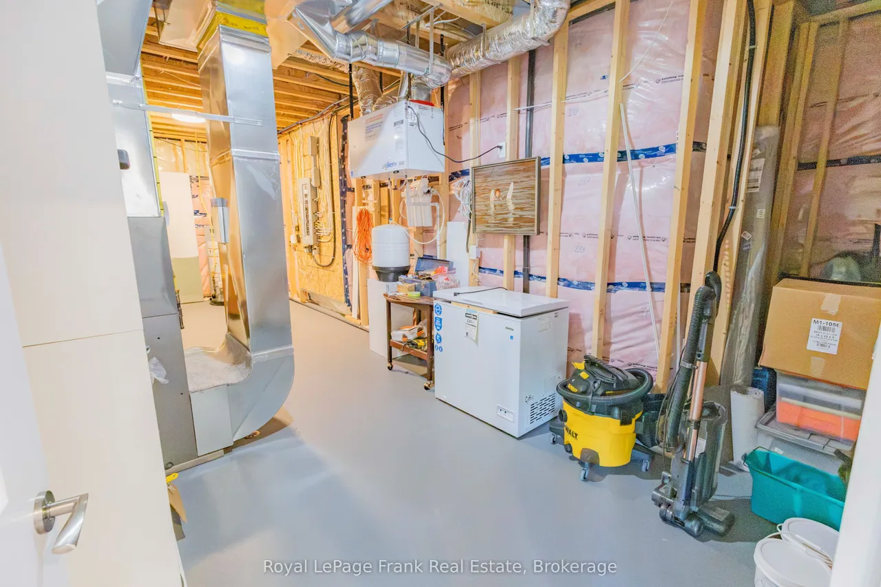 43 Lakeview Crescent — photo 50