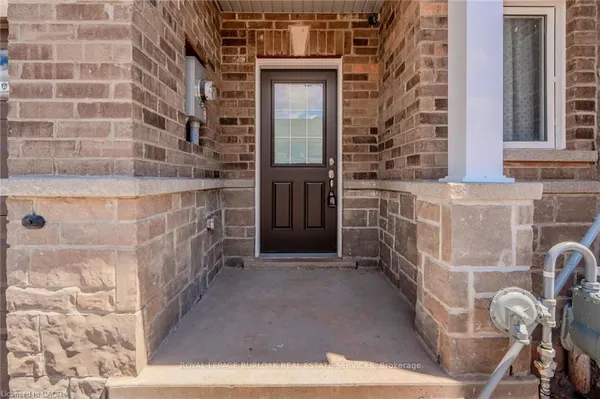 91 Pinot Crescent — photo 2