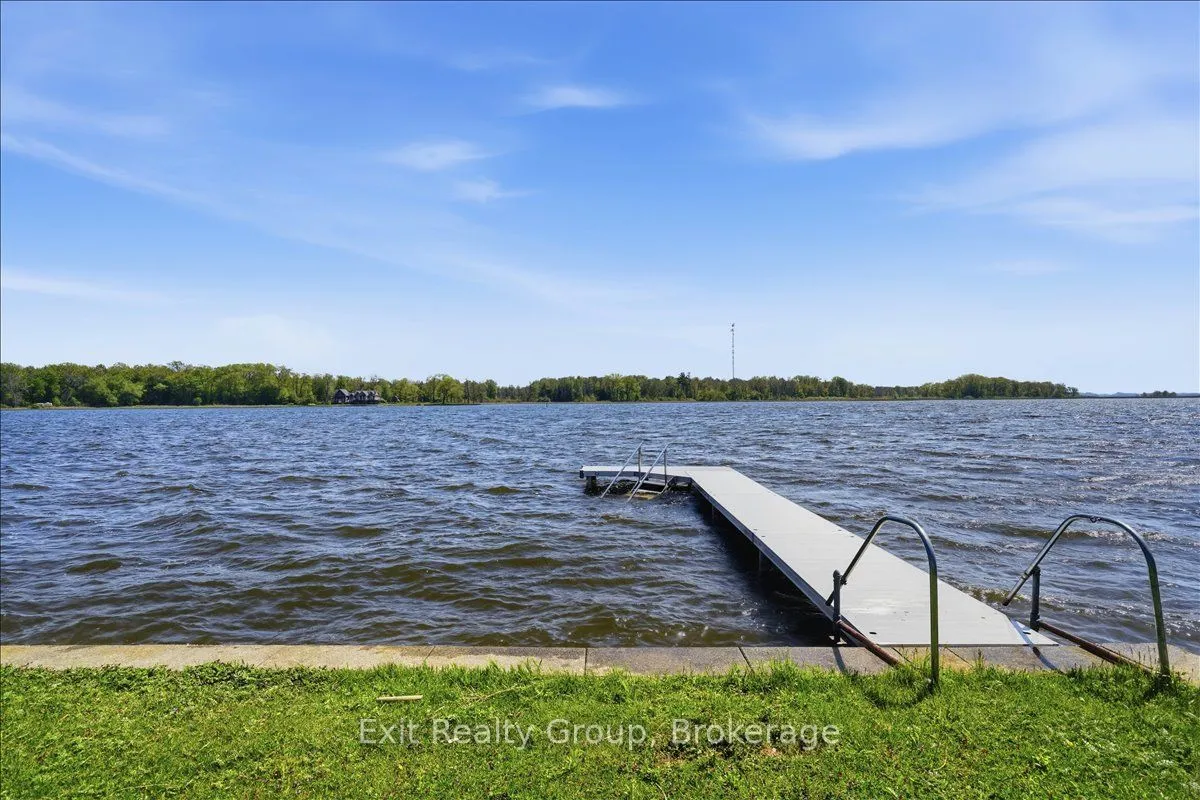 33 Willow Point Road — photo 3