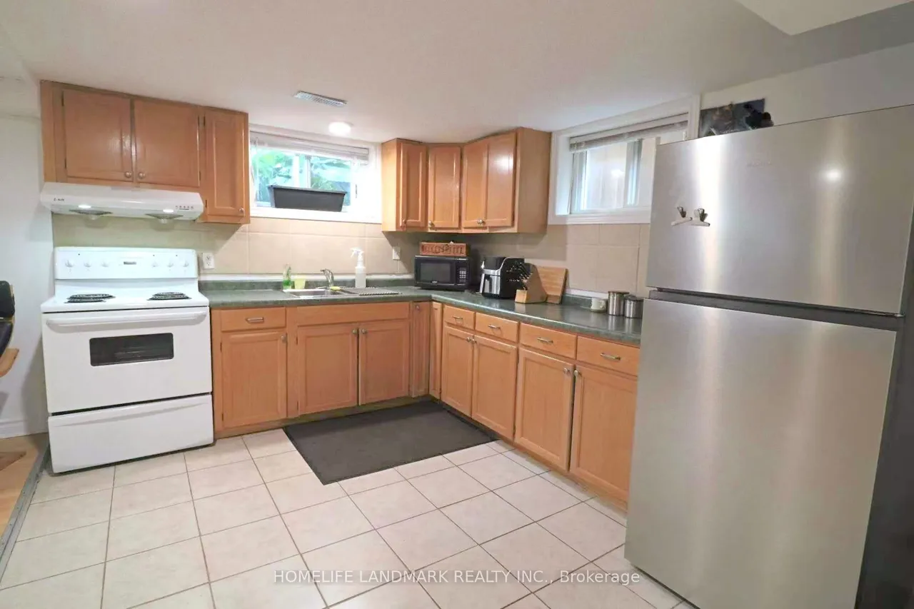 4472 Third Avenue — photo 3