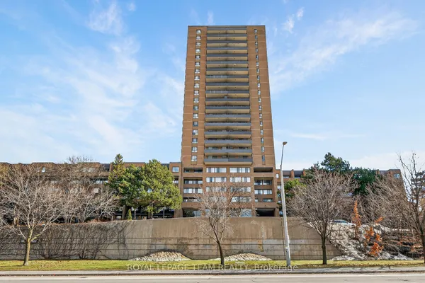 515 St Laurent Boulevard