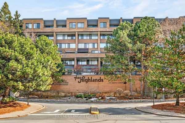 515 St Laurent Boulevard — photo 2