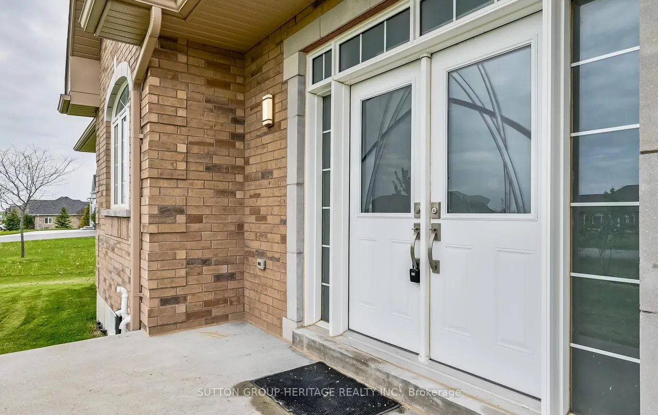 61 Songbird Crescent — photo 3
