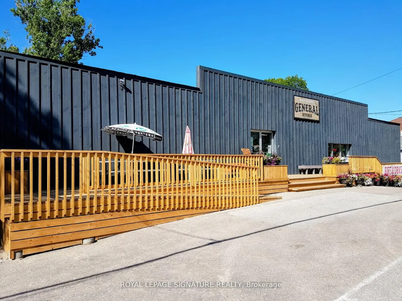 2604 Honey Harbour Road
