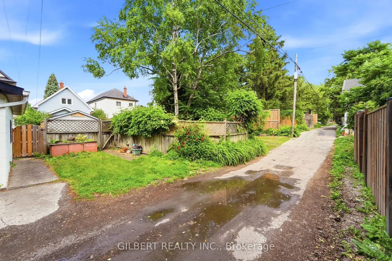 367 Charlton Avenue W — photo 16