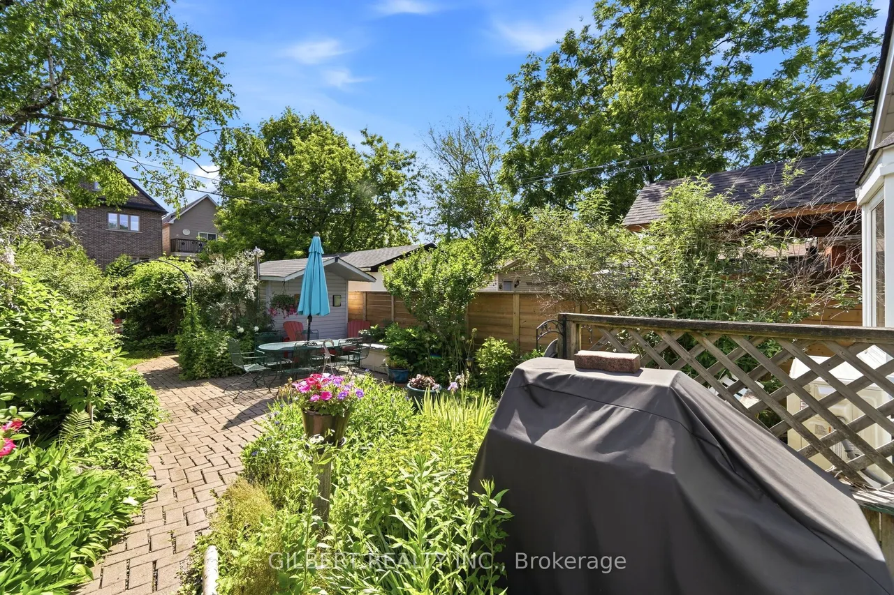 367 Charlton Avenue W — photo 15