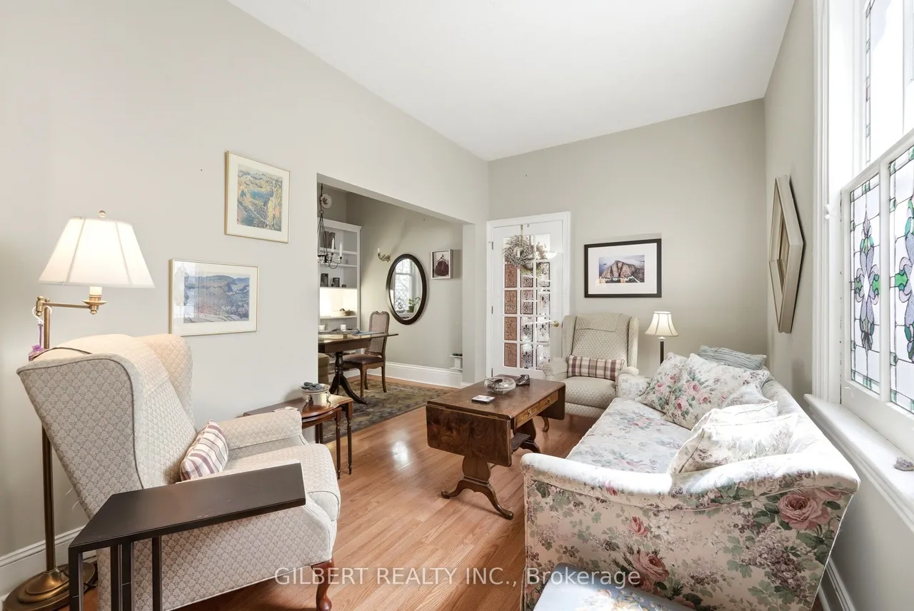 367 Charlton Avenue W — photo 3