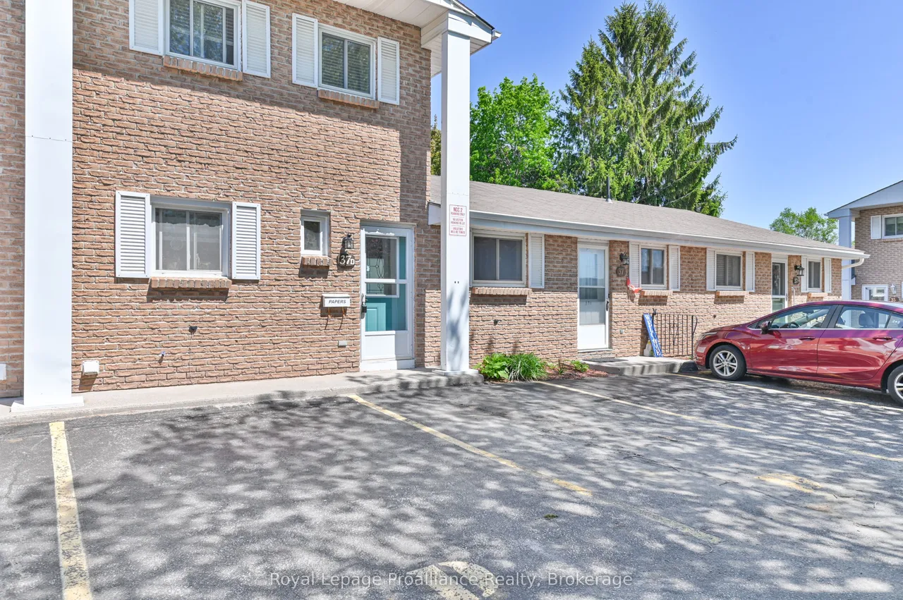 37 Young Street — photo 3