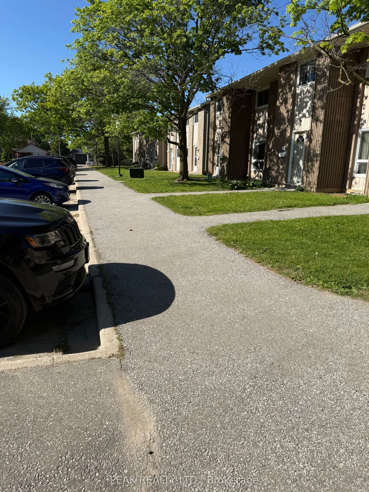25 Upper Canada Drive — photo 17
