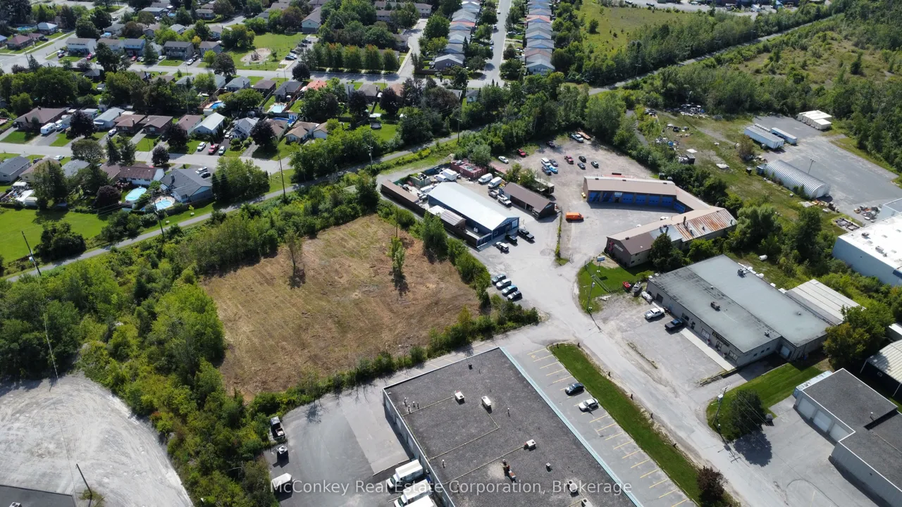 625 Queensway Court — photo 3