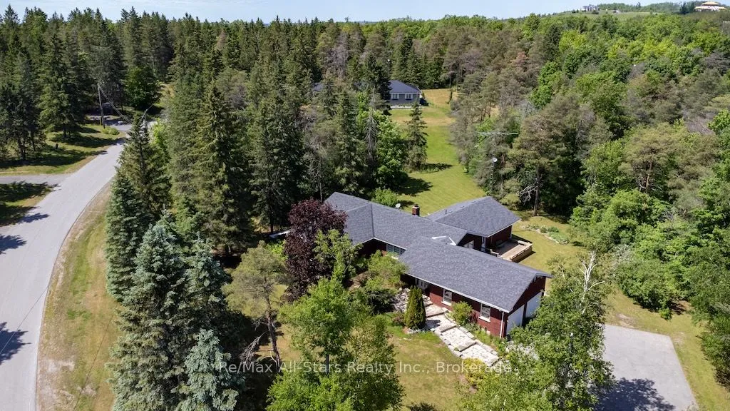 32 Forest Drive — photo 2
