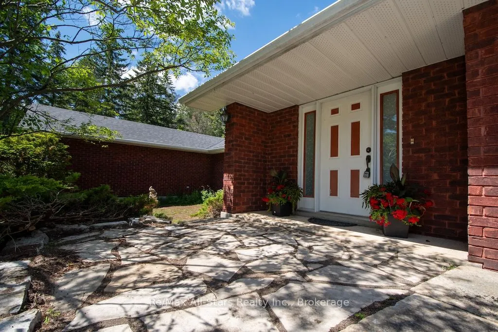 32 Forest Drive — photo 3