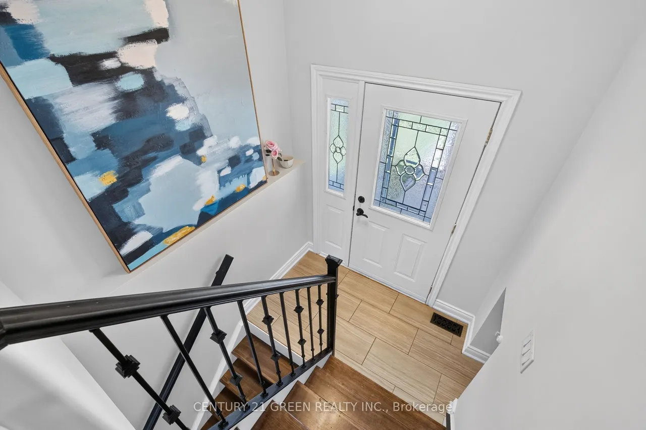 22 Quaker Crescent — photo 3