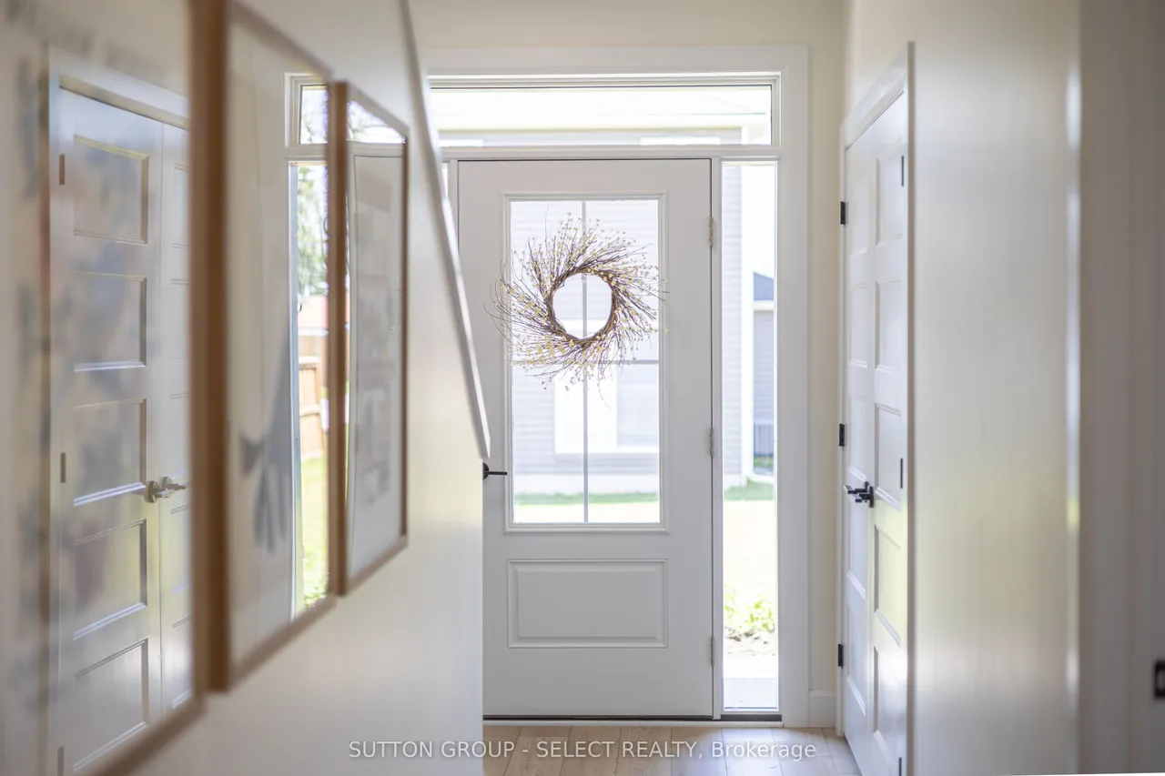 233 Upper Queen Street — photo 3