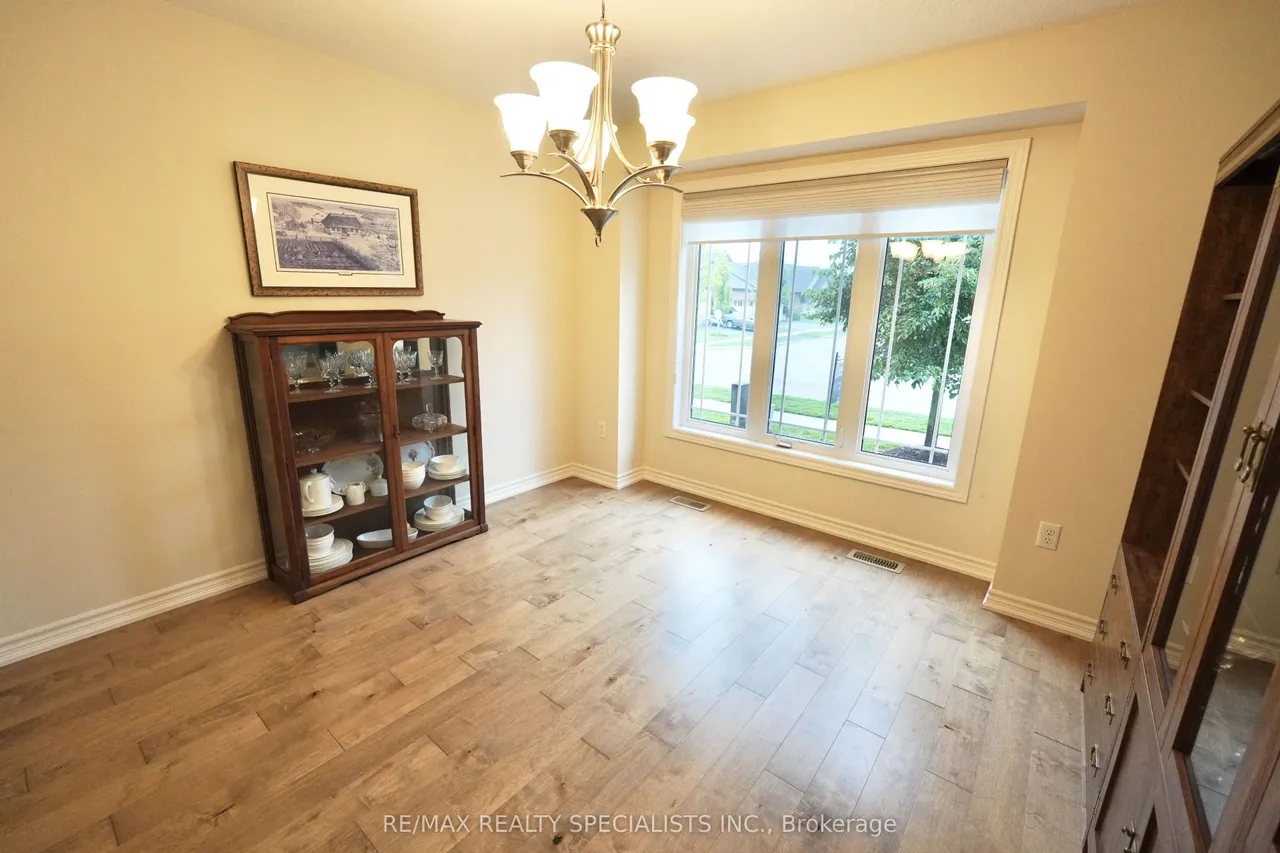 92 ABERDEEN Street — photo 3