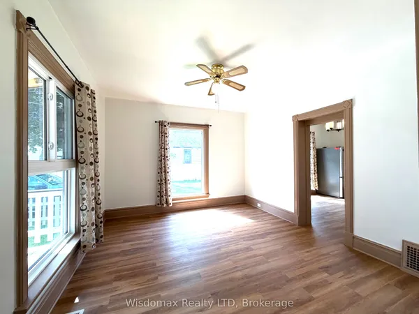 4731 SAINT LAWRENCE Avenue — photo 2