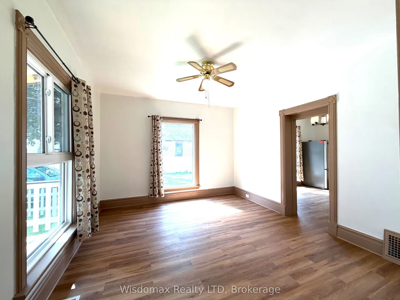 4731 SAINT LAWRENCE Avenue — photo 2
