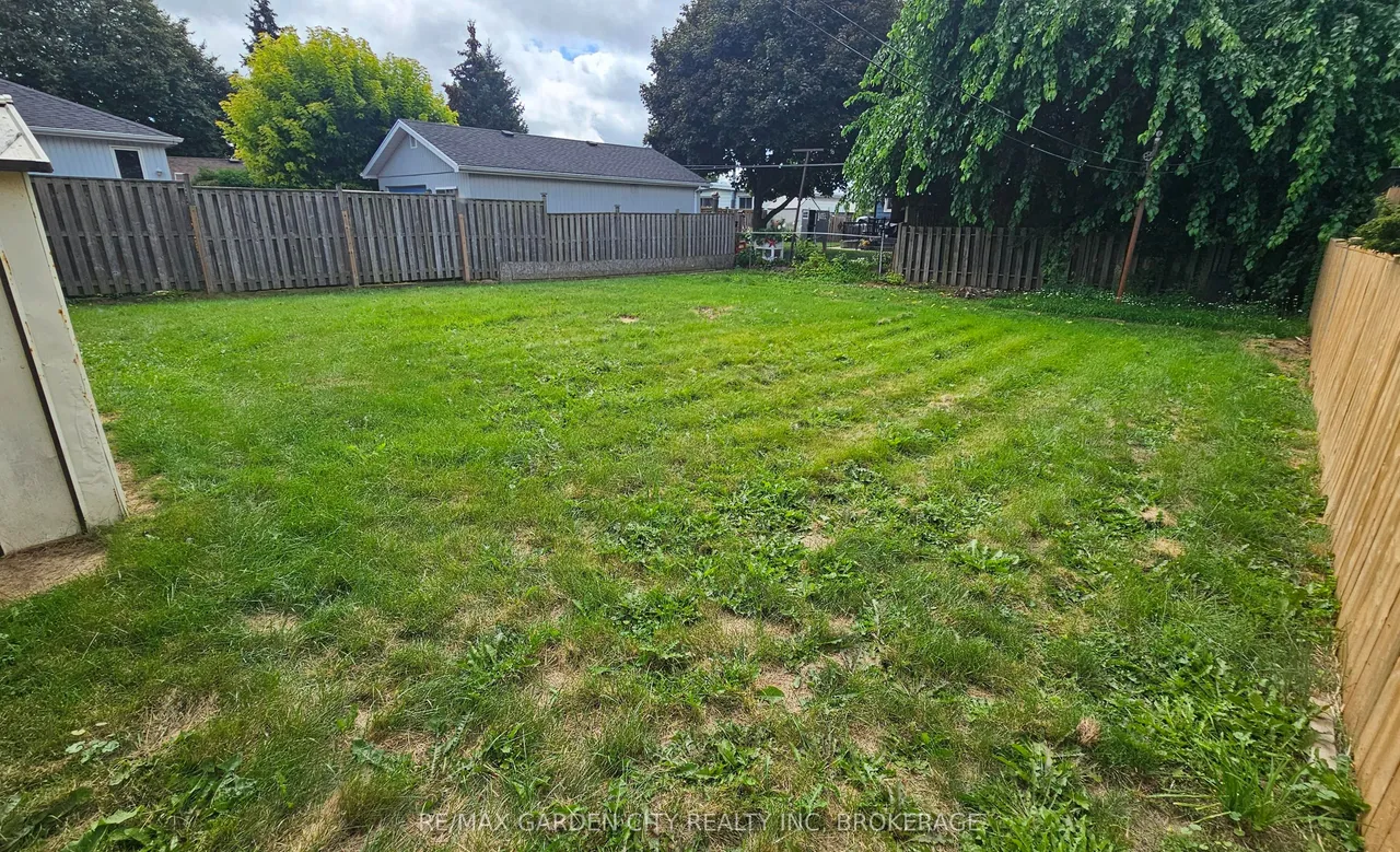 48 MANNING Avenue — photo 25