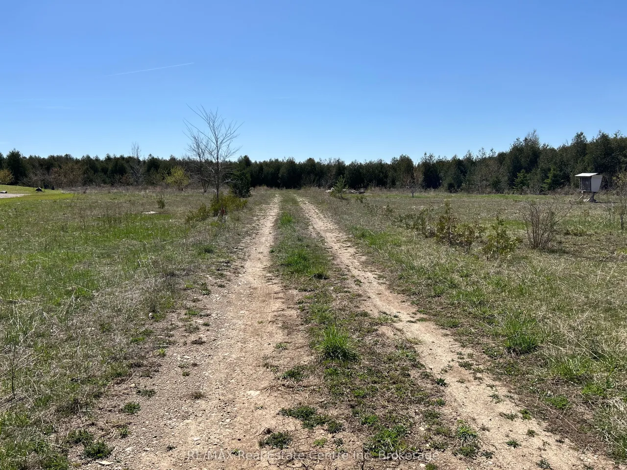 755 Stone Road E — photo 3