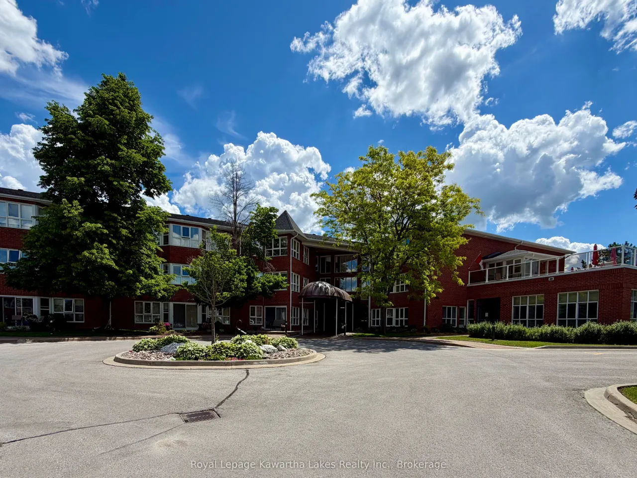 4 Heritage Way — photo 2