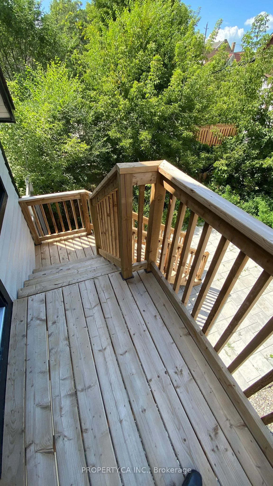 395 Gladstone Avenue — photo 2