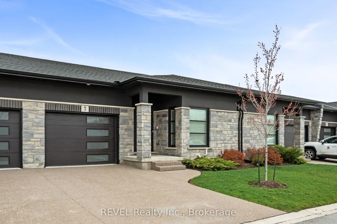 7138 Parsa St Niagara Falls Street — photo 2