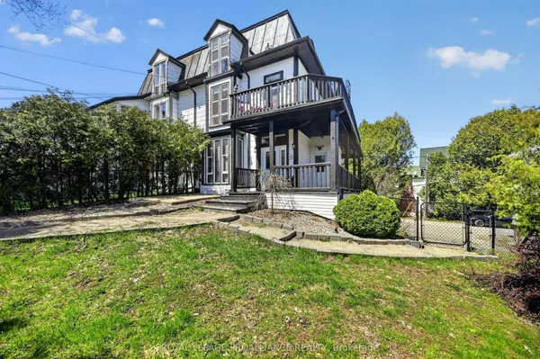 372 King Street W