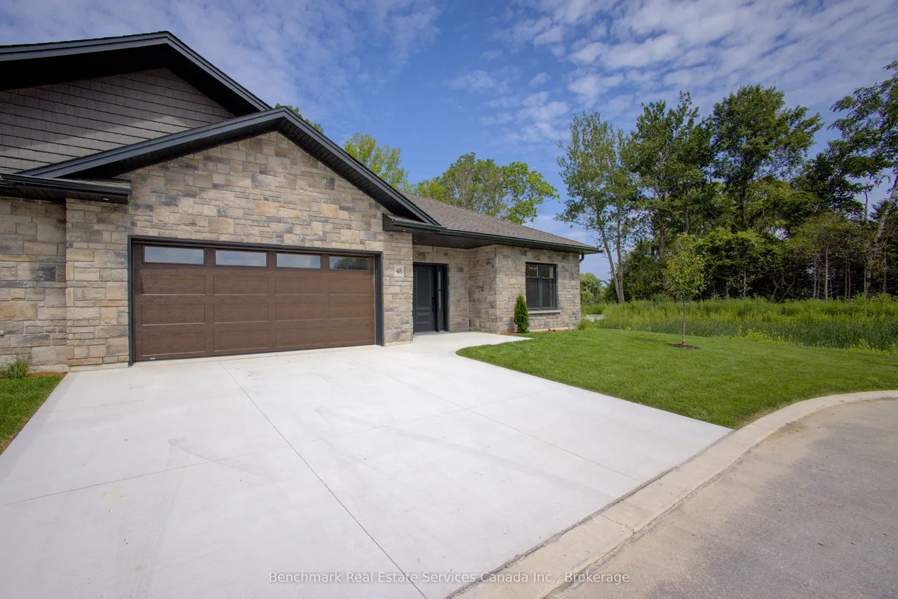 1182 Queen Street — photo 3