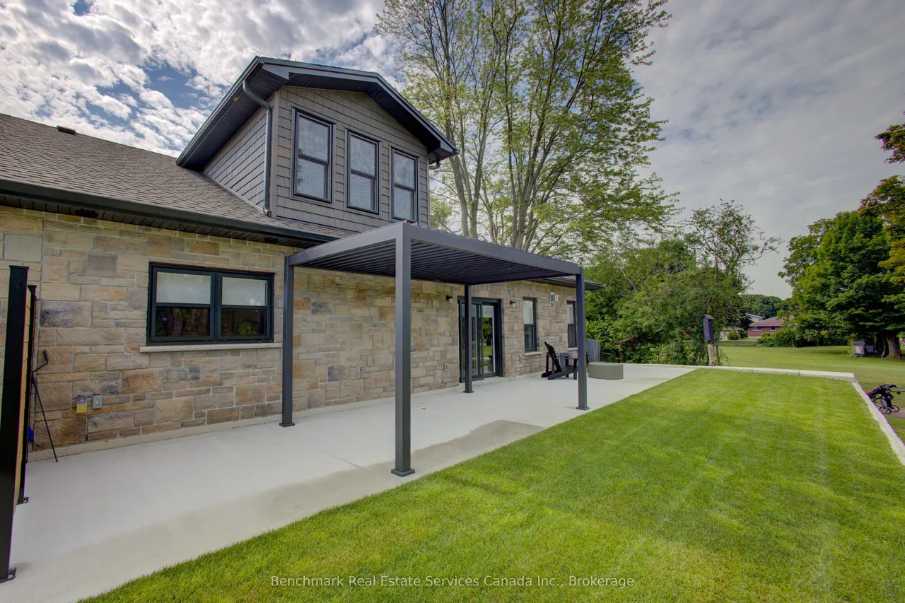1182 Queen Street — photo 21