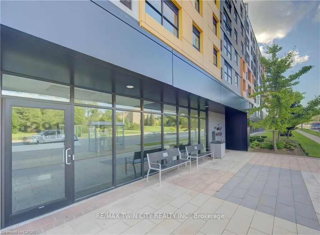 1291 GORDON Street — photo 2