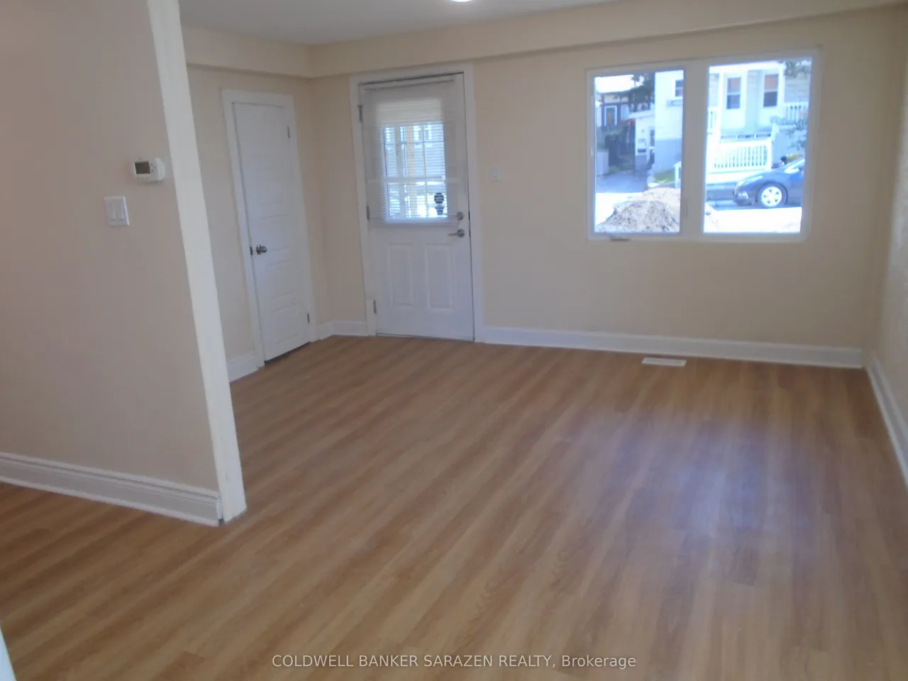 383 Montfort Street N — photo 2