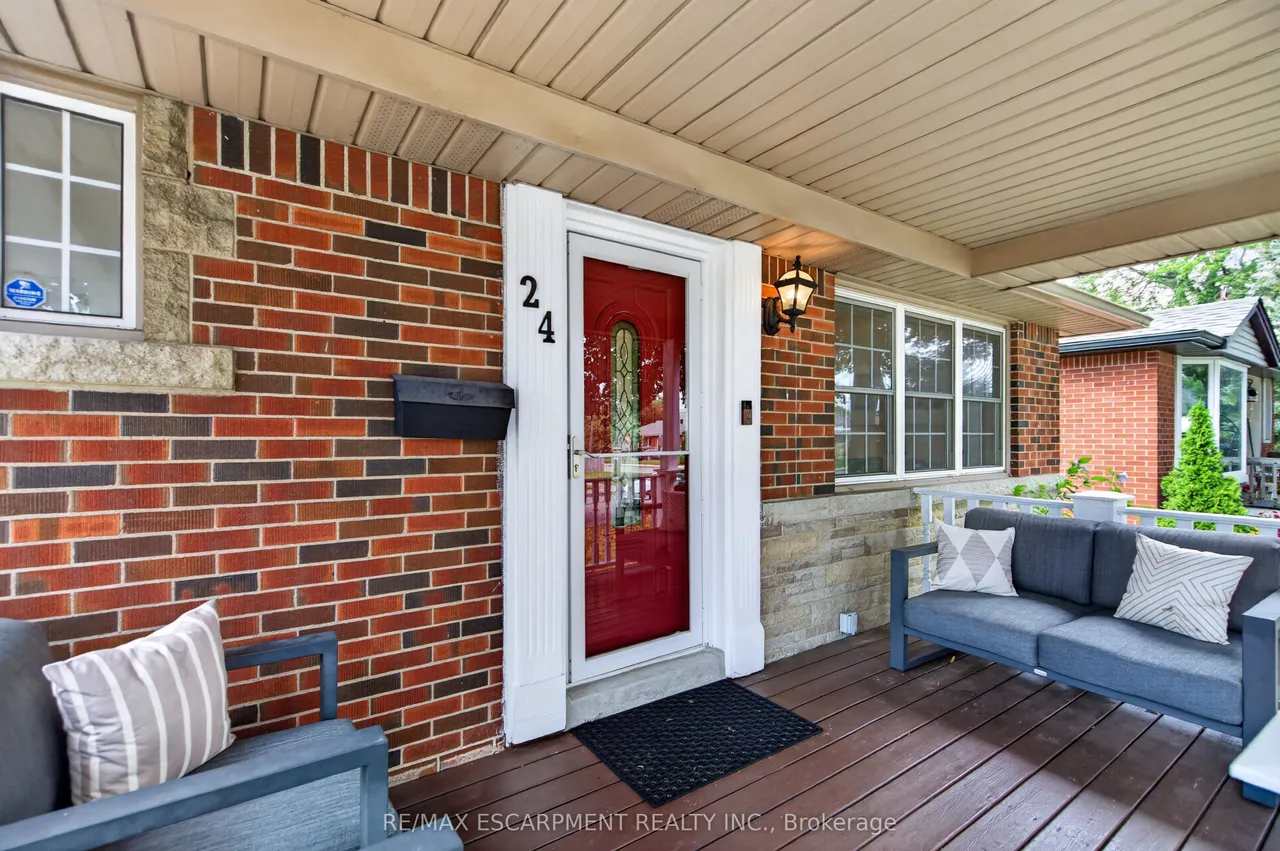 24 Castlefield Drive — photo 2