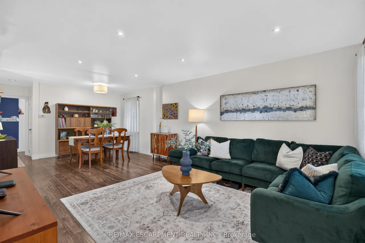 24 Castlefield Drive — photo 3