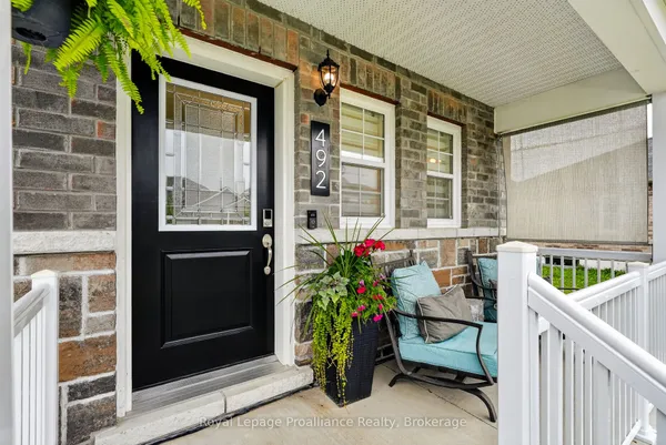 492 Hayward Street — photo 2