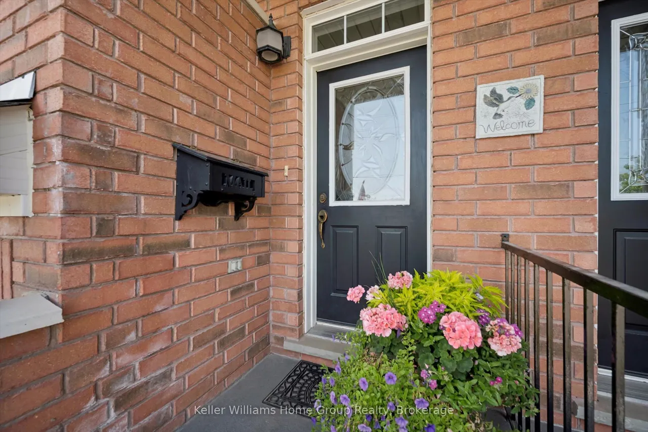 487 St Andrew Street E — photo 3