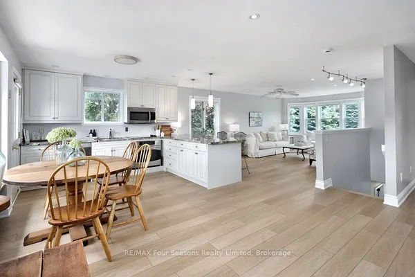 104 Laurie's Court — photo 2