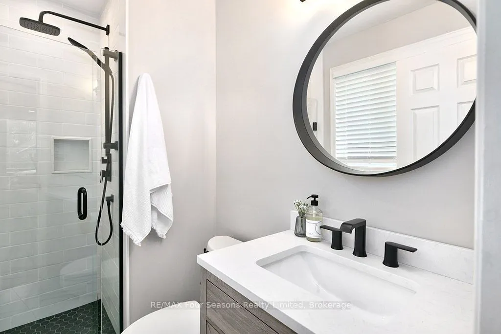 104 Laurie's Court — photo 3