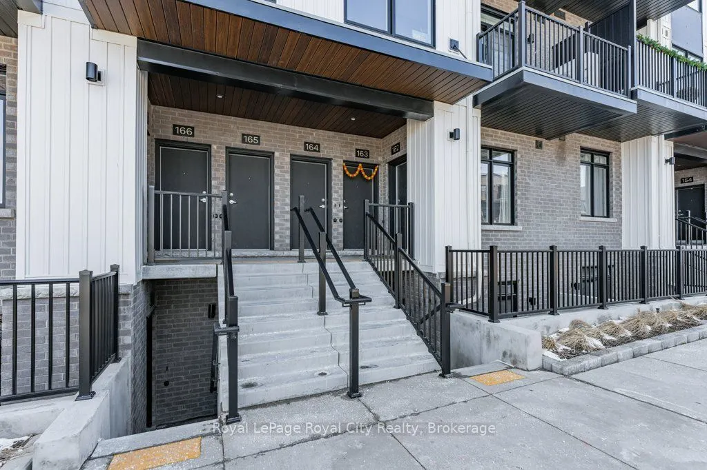 824 Woolwich Street — photo 3