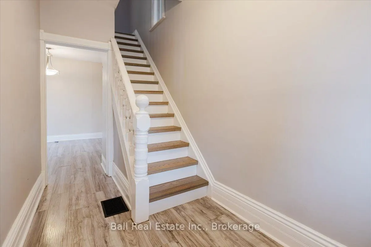 47 Park Street S — photo 3